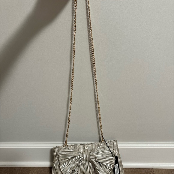 Lulus Light Gold Metallic Clutch - Picture 13 of 16